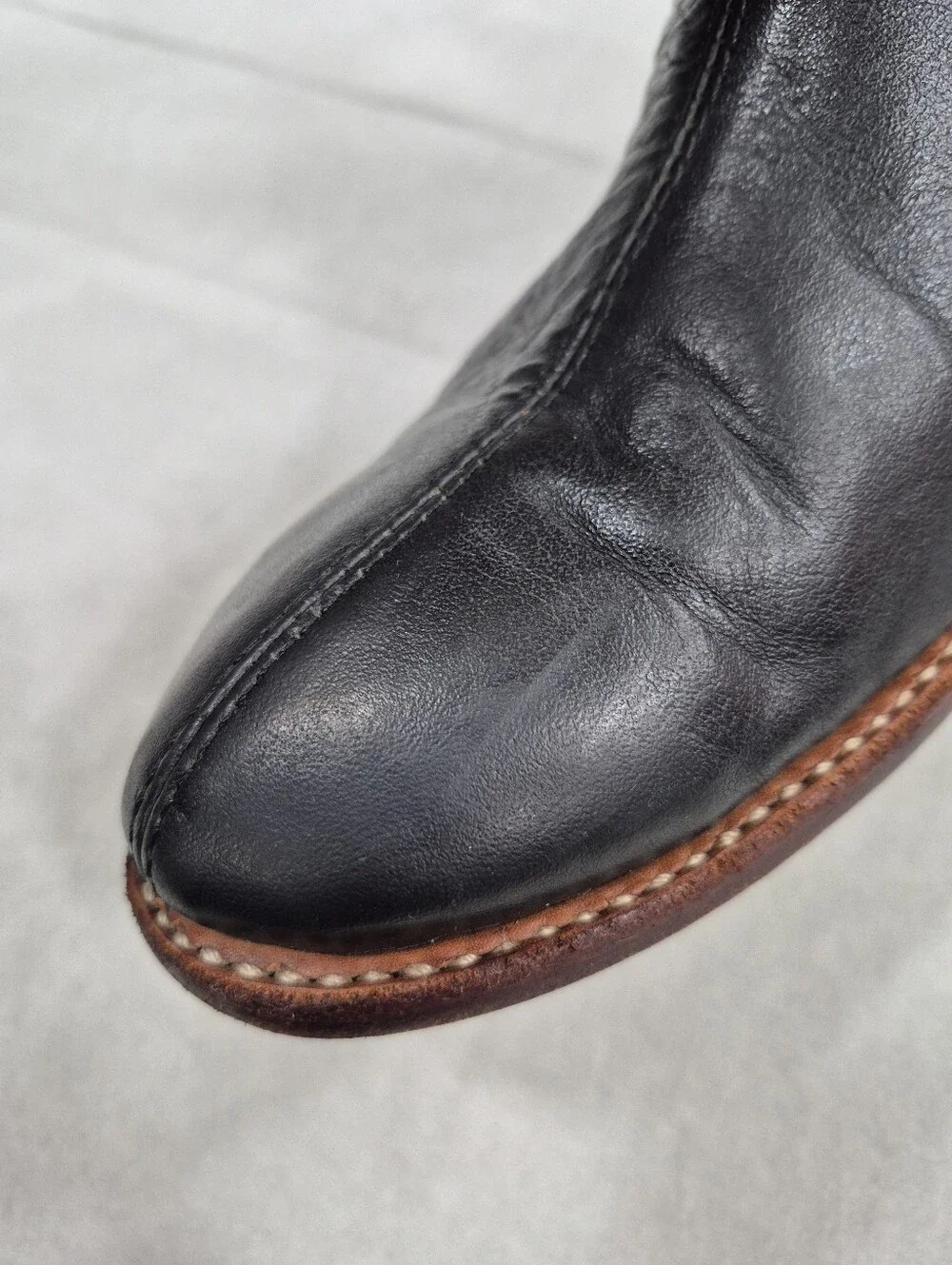 The Root Collective Lee ankle booties women's 10 black leather fabric back